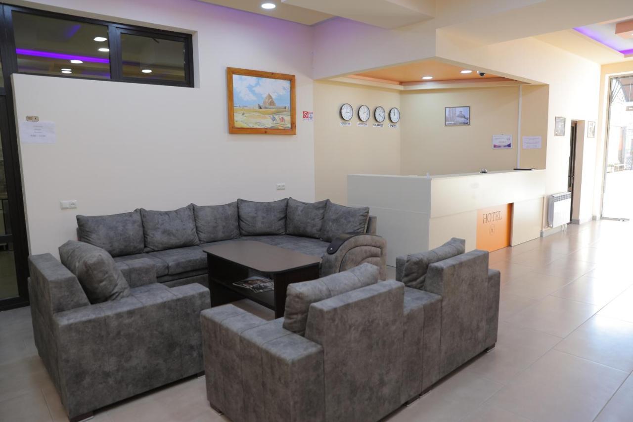 H Resort Hotel Vagharshapat Armenia Εξωτερικό φωτογραφία