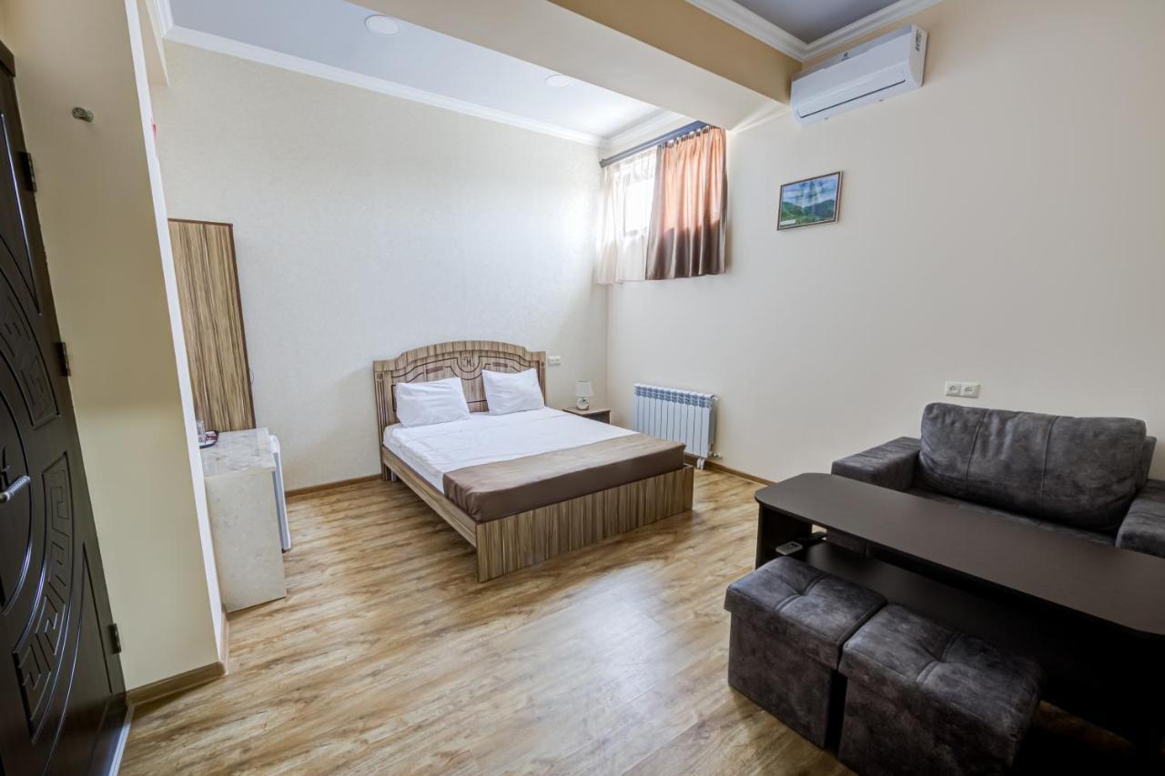 H Resort Hotel Vagharshapat Armenia Εξωτερικό φωτογραφία