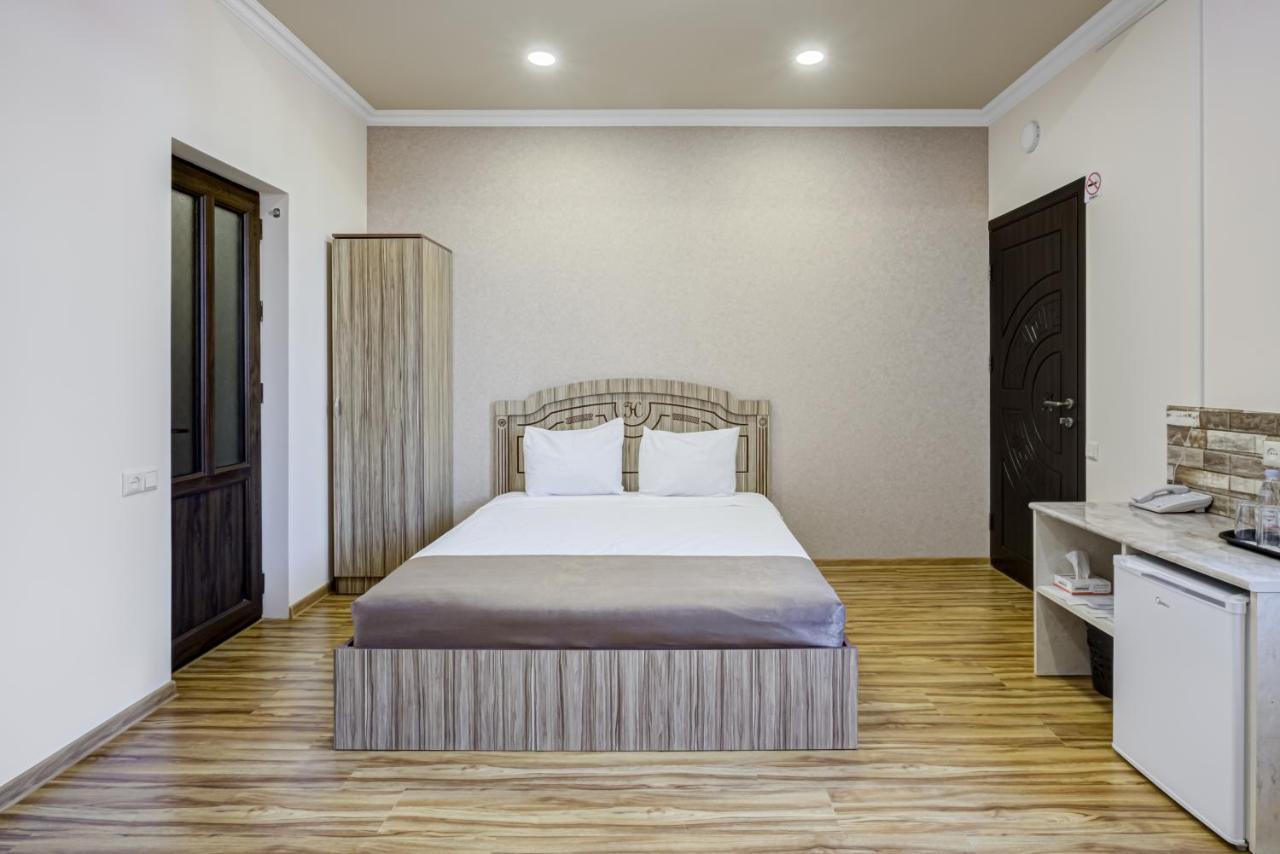 H Resort Hotel Vagharshapat Armenia Εξωτερικό φωτογραφία