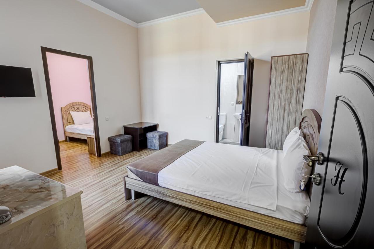H Resort Hotel Vagharshapat Armenia Εξωτερικό φωτογραφία