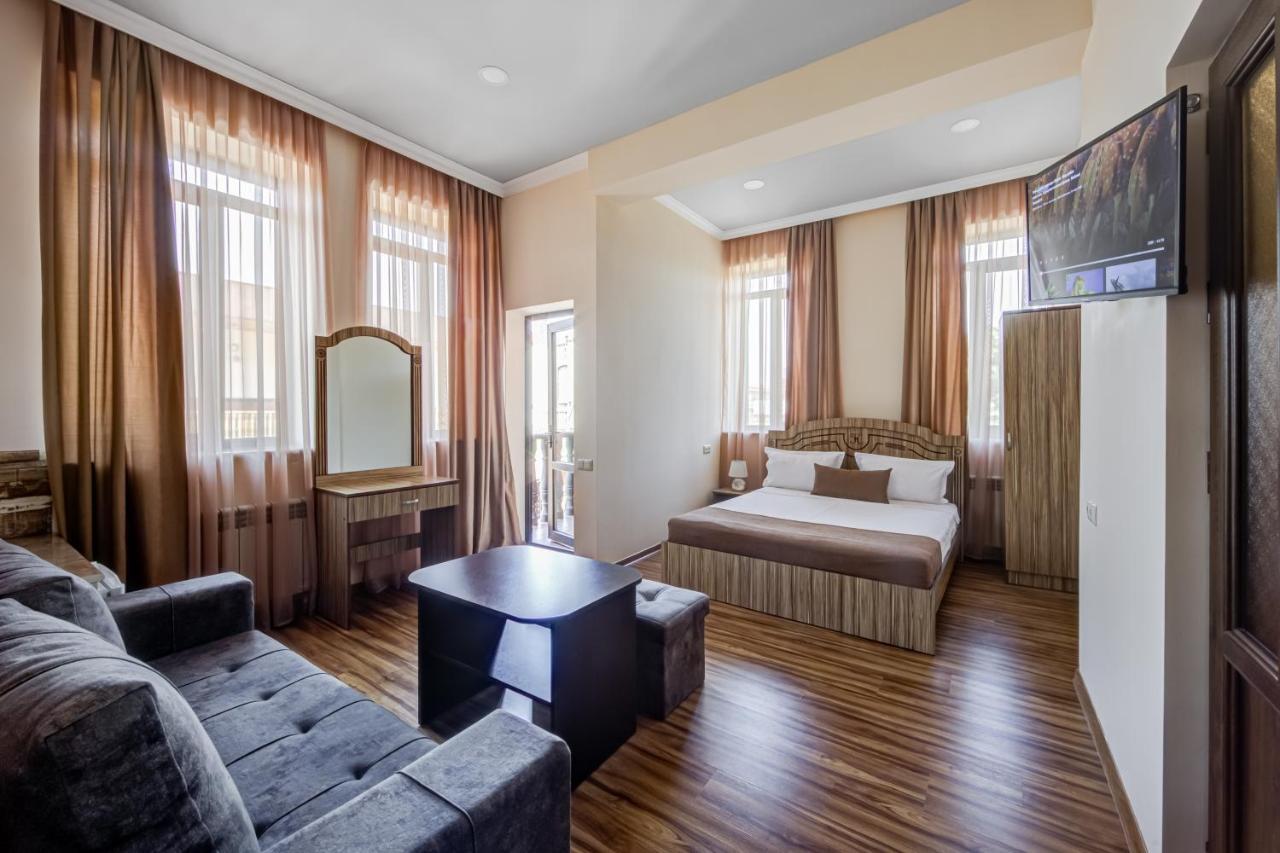 H Resort Hotel Vagharshapat Armenia Εξωτερικό φωτογραφία