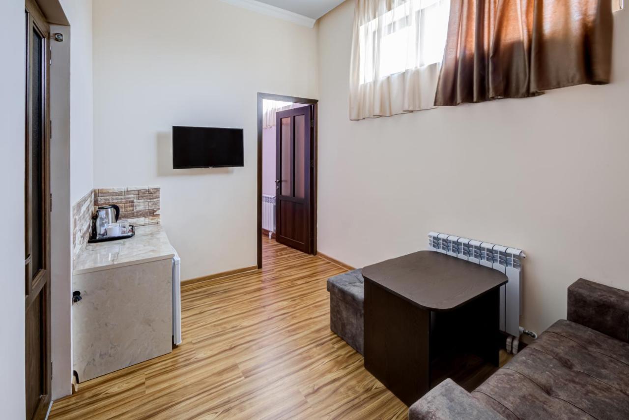 H Resort Hotel Vagharshapat Armenia Εξωτερικό φωτογραφία
